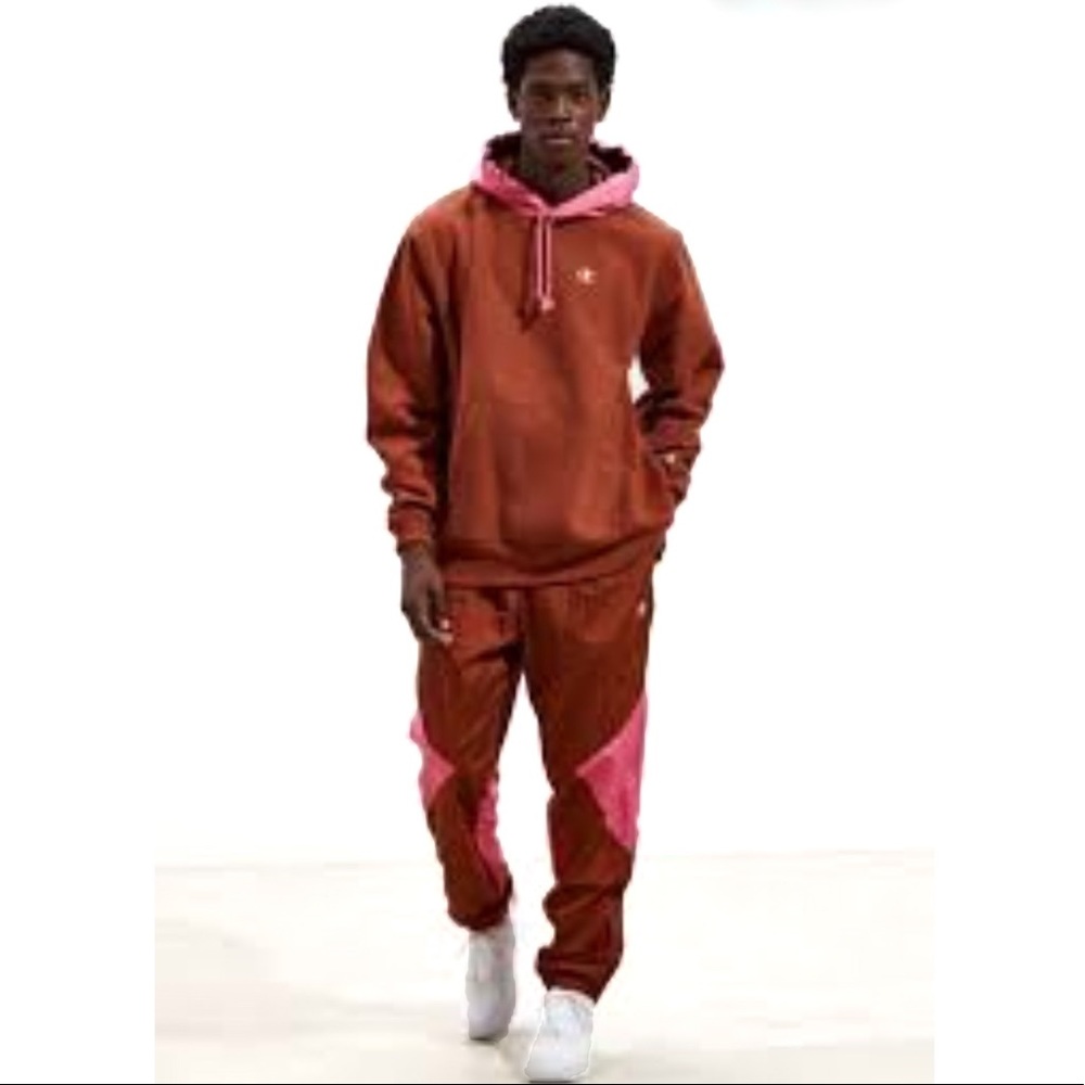 CHAMPION UO Exclusive Hoodie and Wind Pant Set - Picture 12 of 16